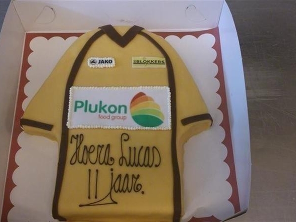 Blokkers shirt taart&nbsp;10-12 personen  20x20 cm.