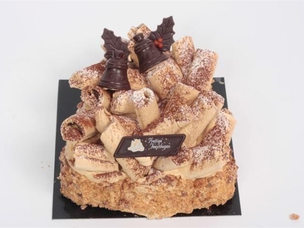 Hazelnootschuim klok taartje 6-8 pers