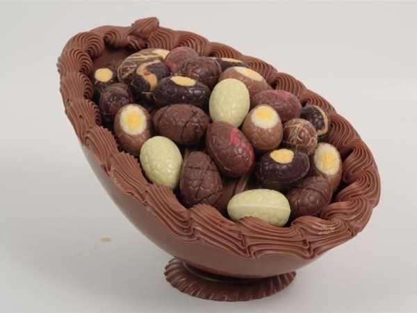 Luxe opgemaakt paasei Noa 1000 g.